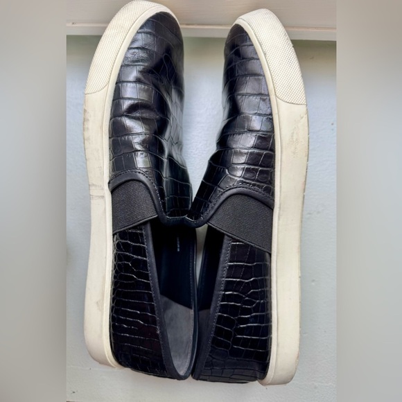 VINCE Blair EUC size 8.5 croc embossed black sneakers - Picture 10 of 10